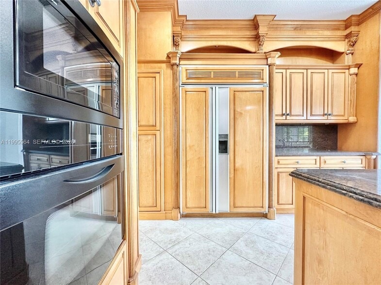 Building Photo - 5023 NW 94th Doral Pl