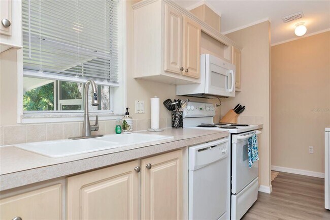 Building Photo - 3308 Anastasia Pl