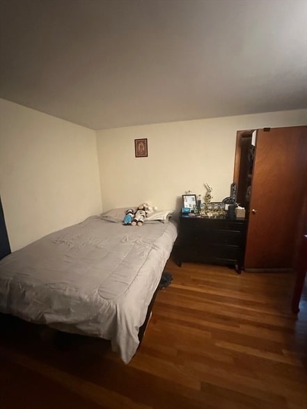 Building Photo - 28 Olcott St