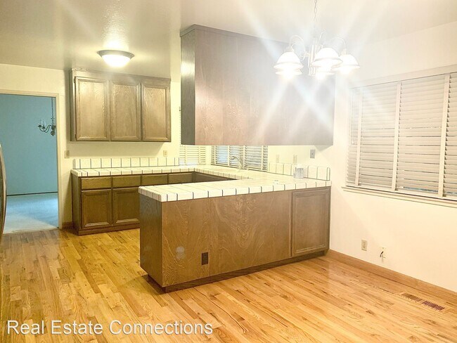 Building Photo - 6 br, 2.5 bath House - 2619 Neves Ct.