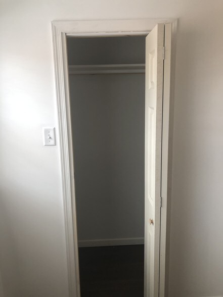 Closet - 4902 Kershaw St