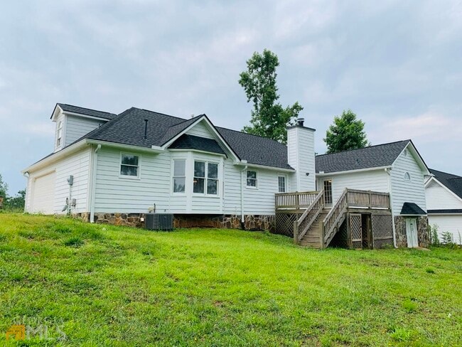 Building Photo - 61 Garden Hills Dr