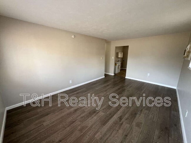 Building Photo - 5048 Hardegan St