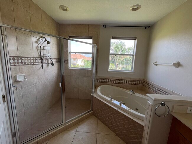 Building Photo - 8760 The Esplanade Ct