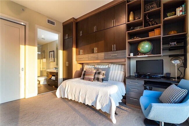 Building Photo - 1820 Peachtree St NW