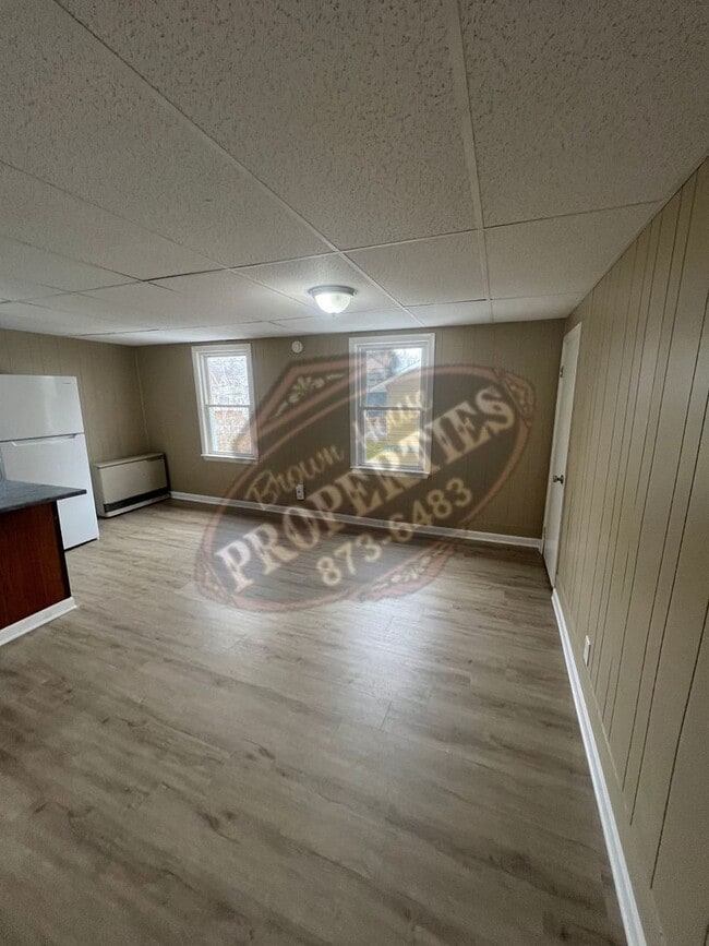 Building Photo - 16 Western Ave