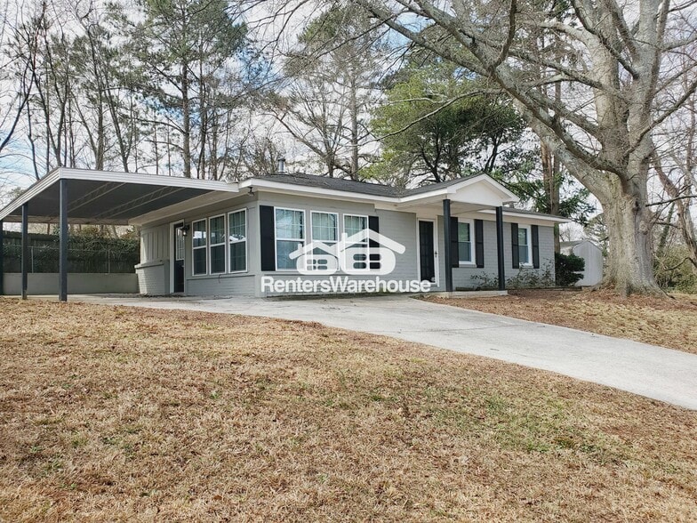 Building Photo - 1290 Chapel Dr