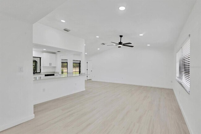 Building Photo - 948 Andrews Ave NW