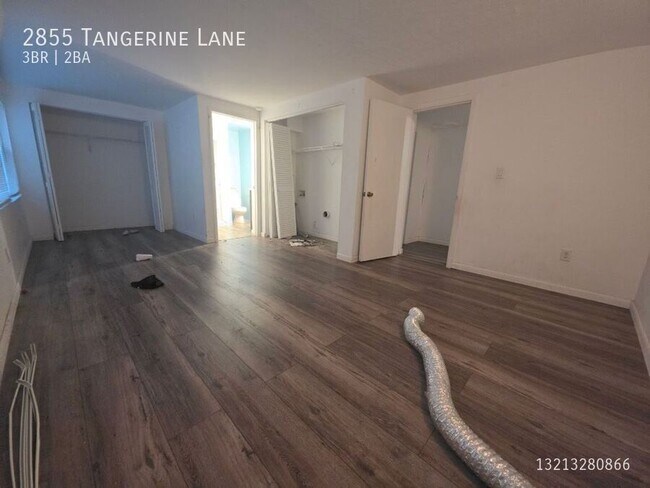 Building Photo - 2855 Tangerine Ln