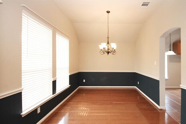 Building Photo - 3608 Pine Needle Cir
