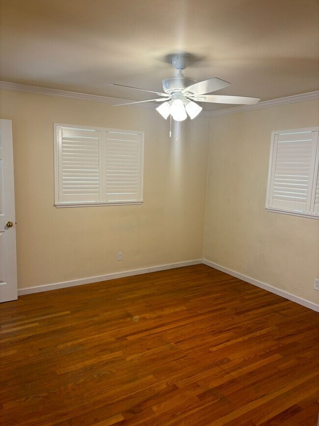 Building Photo - 1456 Live Oak Blvd