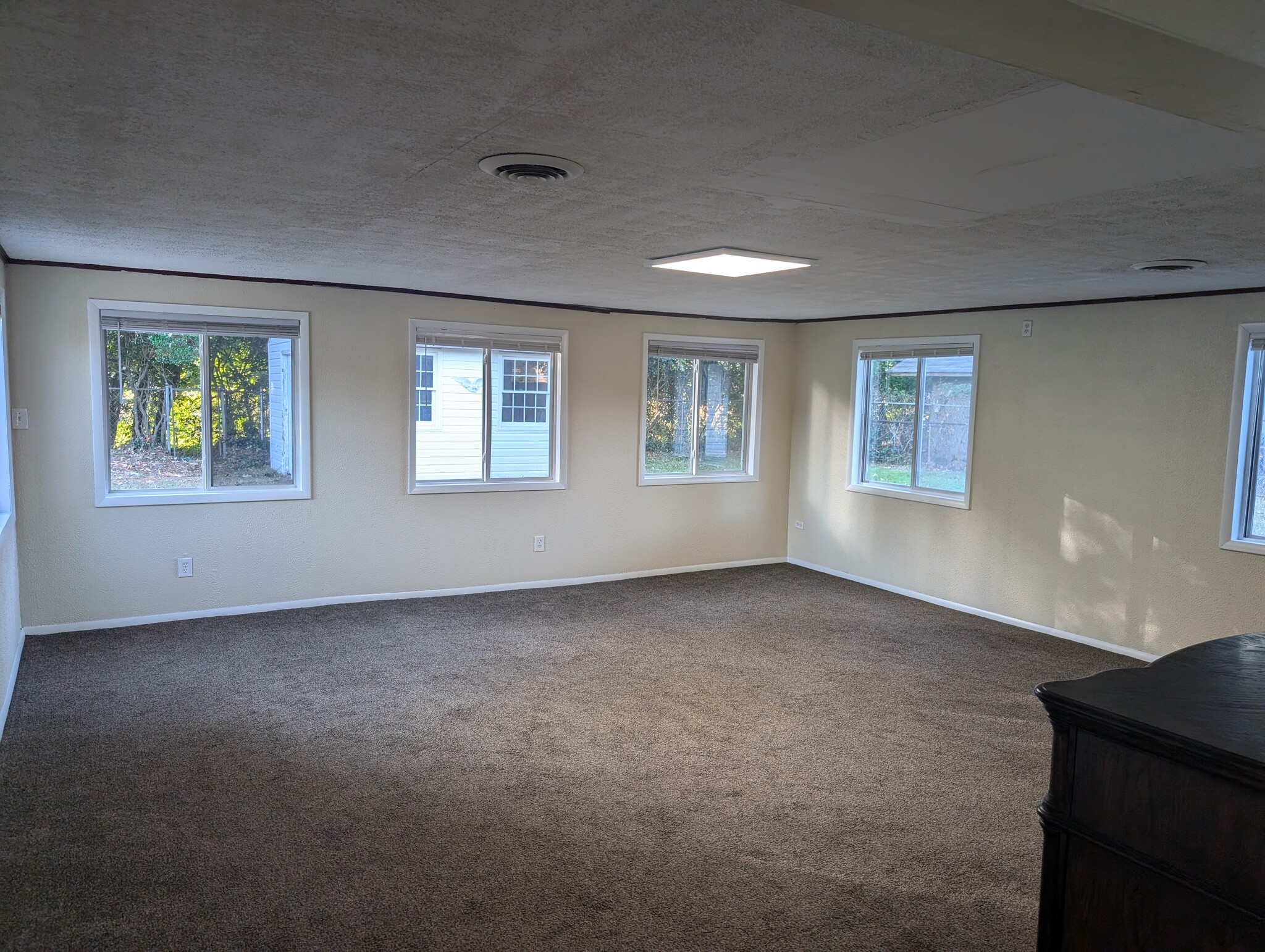 Building Photo - 645 Bottino Ln