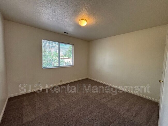 Building Photo - 154 E 100 N