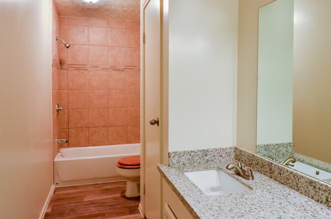 Building Photo - Charming 3-Bedroom Home for Rent in Angleton