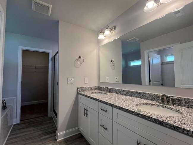 Building Photo - 108 Bingham Wy