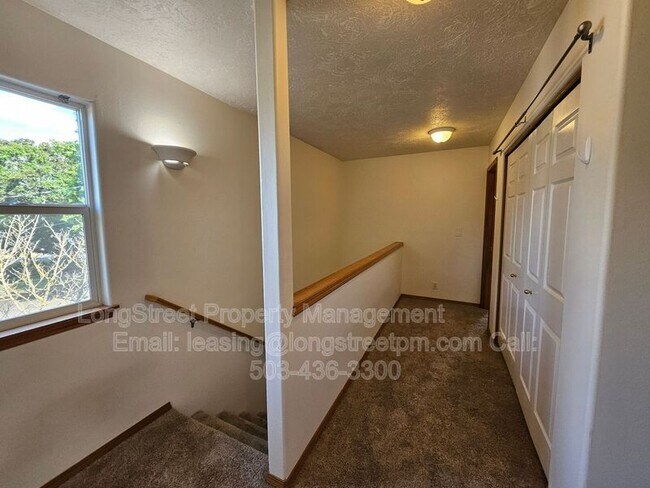 Building Photo - 7445 SE Crystal Springs Blvd