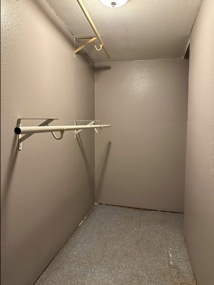 Building Photo - 306 Sutton St