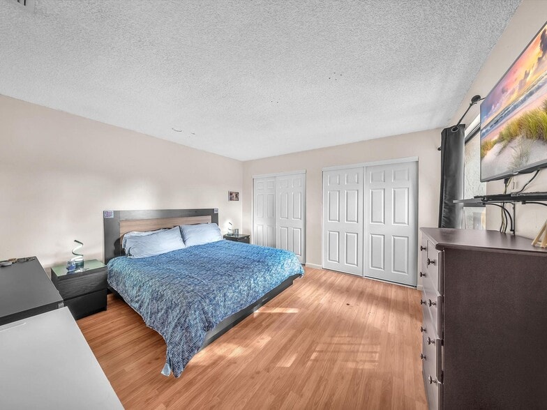 Building Photo - 2496 NW 99th Ave