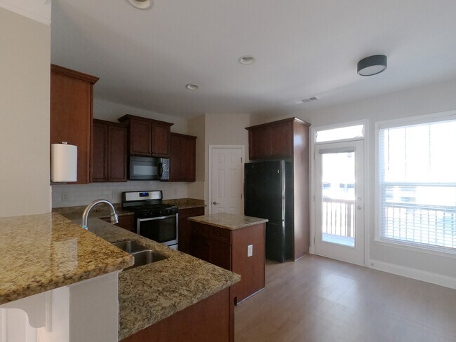 Building Photo - 213 16th St NW