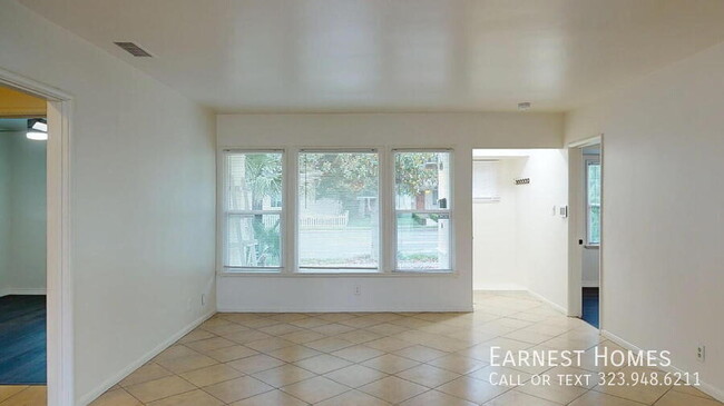 Building Photo - 16737 Magnolia Blvd