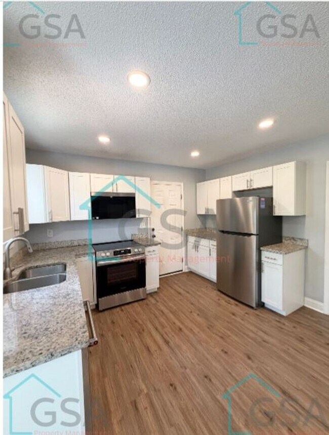 Building Photo - 2 Bedroom 2 Bath Available!