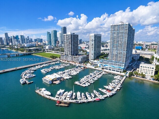 Building Photo - 1717 N Bayshore Dr