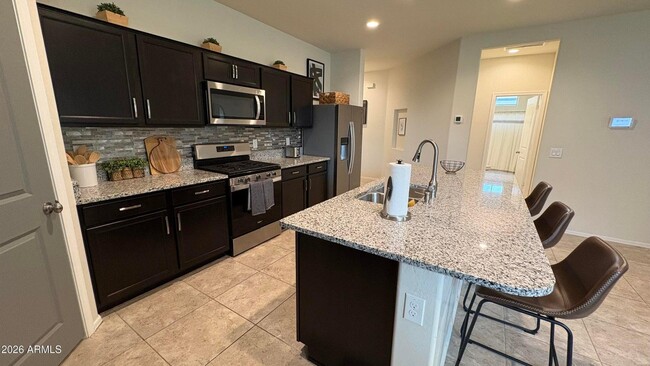 Building Photo - 30998 W Earll Dr