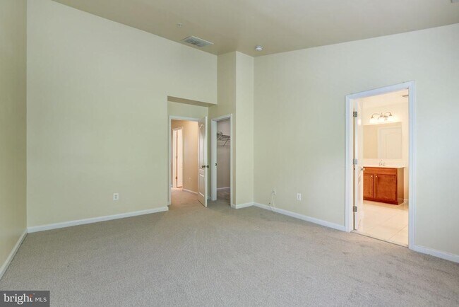 Building Photo - 15205 N Berwick Ln