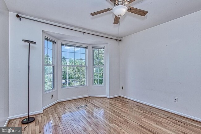 Building Photo - 9400 Van Arsdale Dr