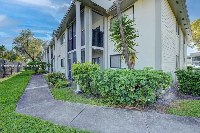 Primary Photo - 20680 NE 4th Ct
