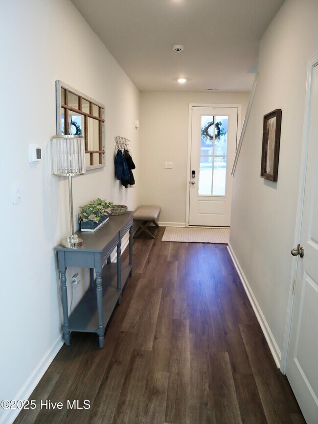 Building Photo - 404 Willet Ct