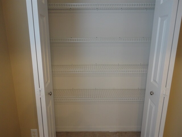 Building Photo - 447 Lancer Oak Dr