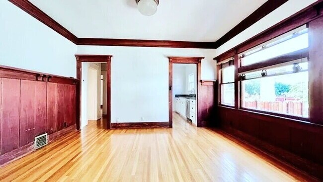 Building Photo - 1635 S Wilton Pl