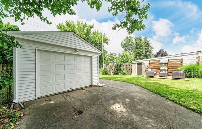 Building Photo - 5934 Deering Ave