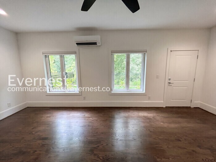 Building Photo - 1099 Briar Cove Cir