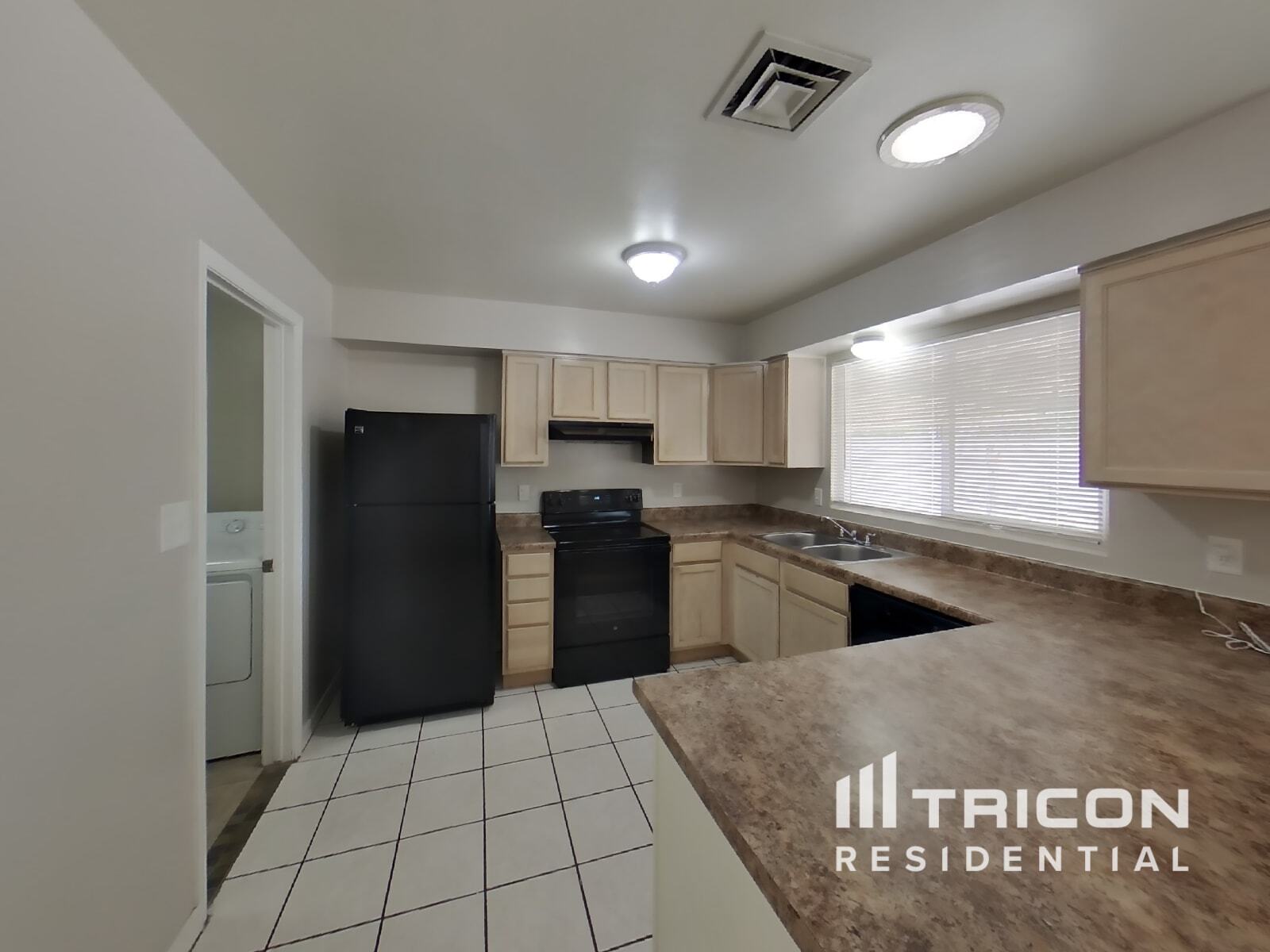 Building Photo - 1824 W Cheyenne Dr