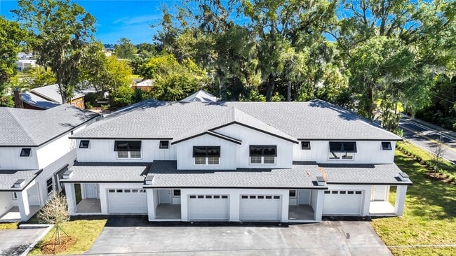 Building Photo - 37 SE 15th Terrace