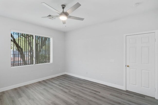 Building Photo - VERY CUTE 2 BEDROOM, SINGLE STORY HOME IN "GREEN VALLEY RANCH!!"