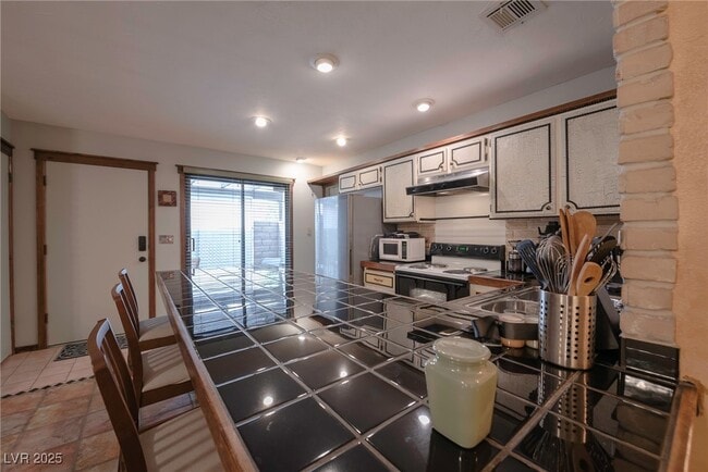 Building Photo - 1844 Mimosa Ct