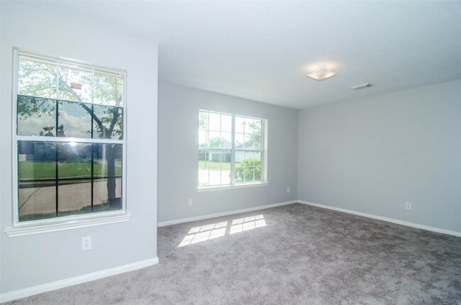 Building Photo - 6415 Mountain Pines Ln