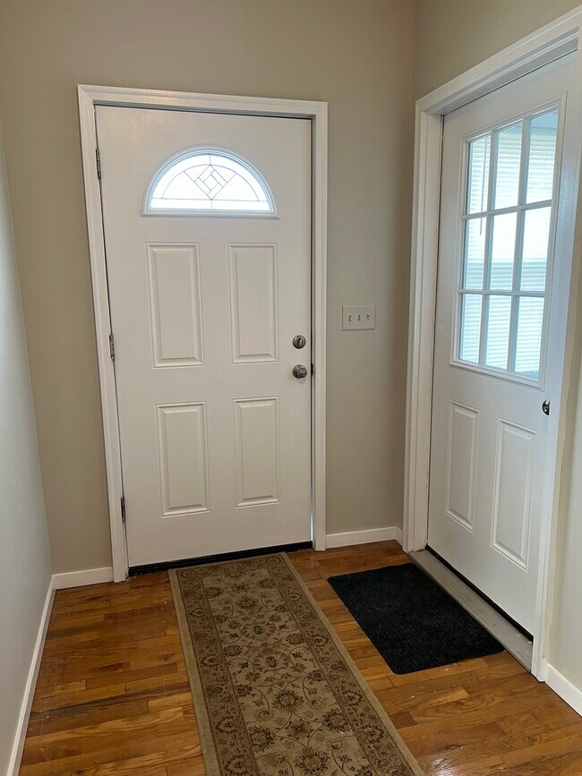 Building Photo - 77 Wesley St