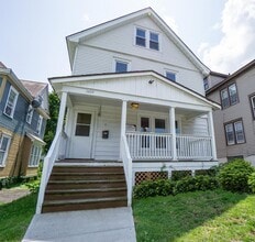 Building Photo - Available 8/1/26 - Spacious Newly Renovate...