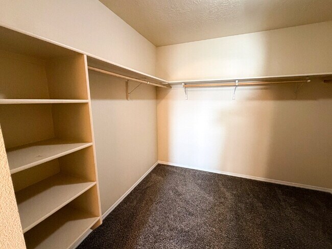 Building Photo - 4 Bed / 2 Bath Home for Rent in Caldwell – 1,886 Sq Ft