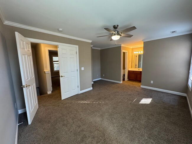 Building Photo - 2 Bed | 2.5 Bath Raleigh Townhome near NCSU