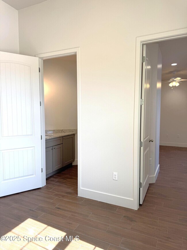 Building Photo - 7258 Preserve Pointe Dr