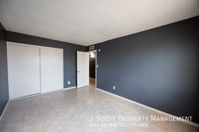 Building Photo - 1432 N 54th Ave