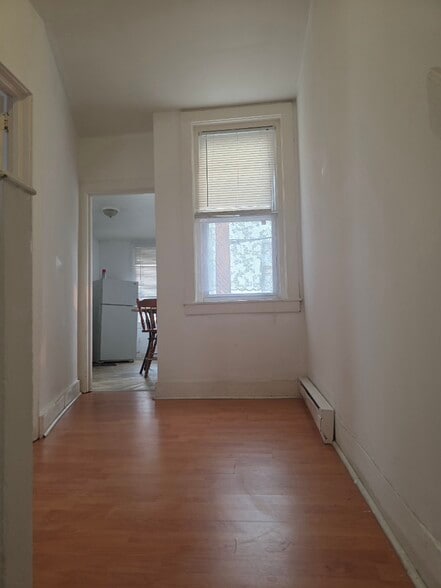 Building Photo - 2030 S 68th St