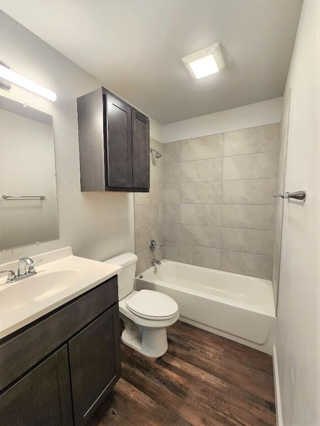 Building Photo - New 3 Bed 2 Bath Duplexes SW 40th & Shields Blvd