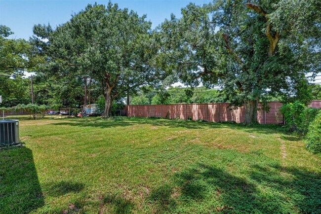 Building Photo - 10263 Old Orchard Rd