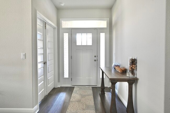 Building Photo - 326 Keswick Ln